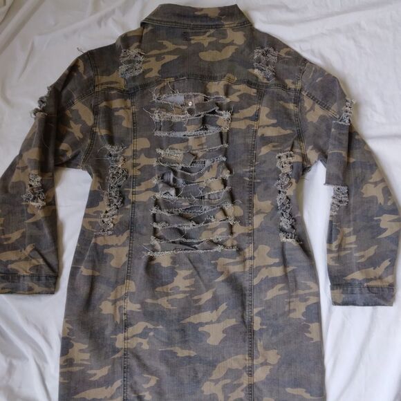 Thrill Jeans Denim Jacket Green Camo Distressed Frayed Grunge Womens Large - Picture 9 of 11